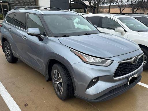 2020 Toyota Highlander Vehicle Photo in FORT WORTH, TX 76132