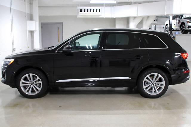 2025 Audi Q7 Vehicle Photo in SUGAR LAND, TX 77478