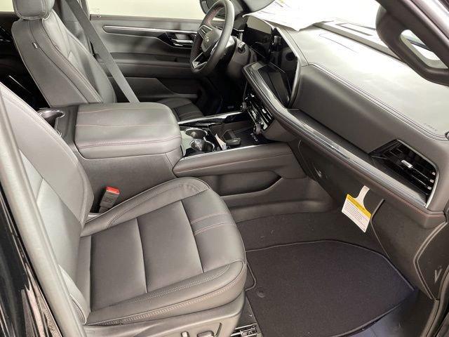 2025 Chevrolet Suburban Vehicle Photo in PHOENIX, AZ 85014-3381