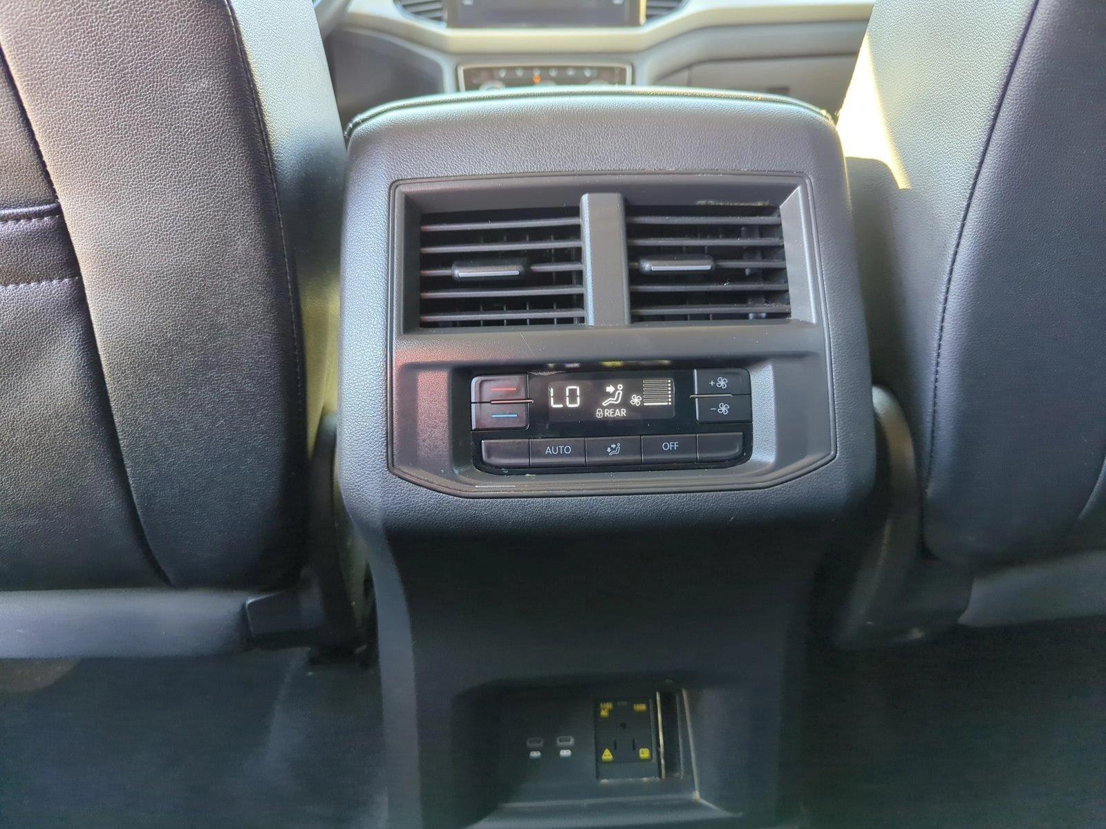 2022 Volkswagen Atlas Vehicle Photo in Memphis, TN 38128