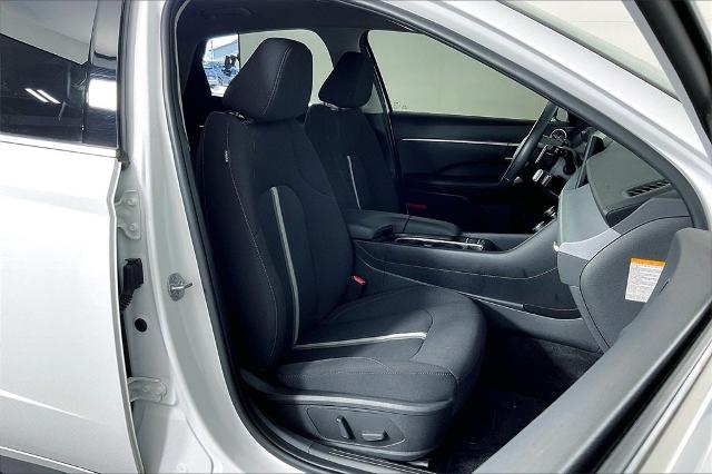 2024 Hyundai SONATA Hybrid Vehicle Photo in Tulsa, OK 74129