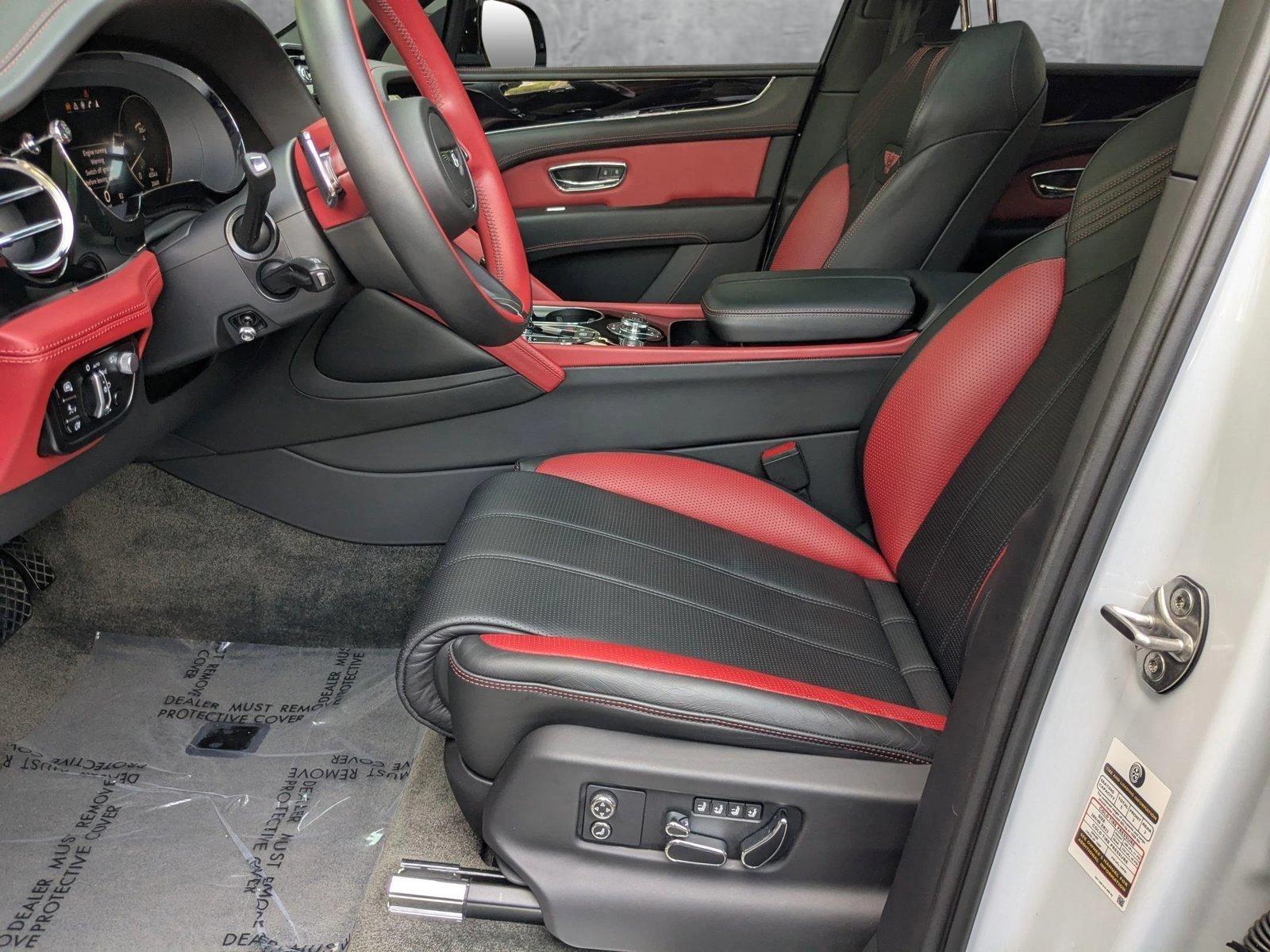 2022 Bentley Bentayga Vehicle Photo in Pompano Beach, FL 33064