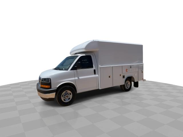 2025 GMC Savana Cutaway 3500 Vehicle Photo in GILBERT, AZ 85297-0402