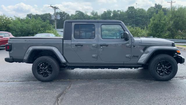 2021 Jeep Gladiator Vehicle Photo in MOON TOWNSHIP, PA 15108-2571