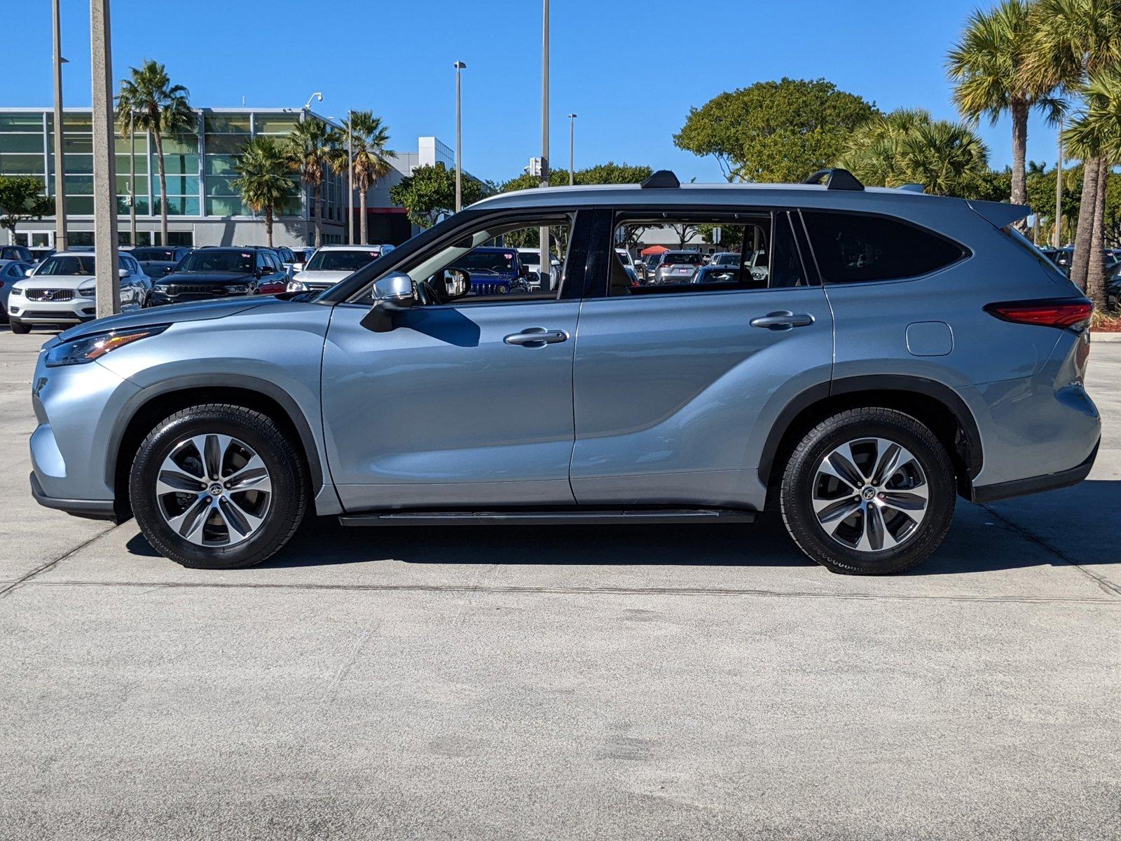 2022 Toyota Highlander Vehicle Photo in Davie, FL 33331