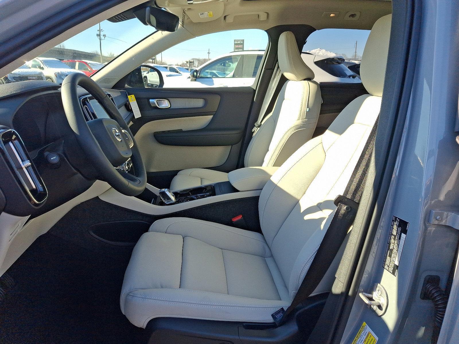 2025 Volvo XC40 Vehicle Photo in Trevose, PA 19053