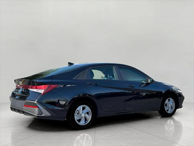 2025 Hyundai ELANTRA Vehicle Photo in Green Bay, WI 54304