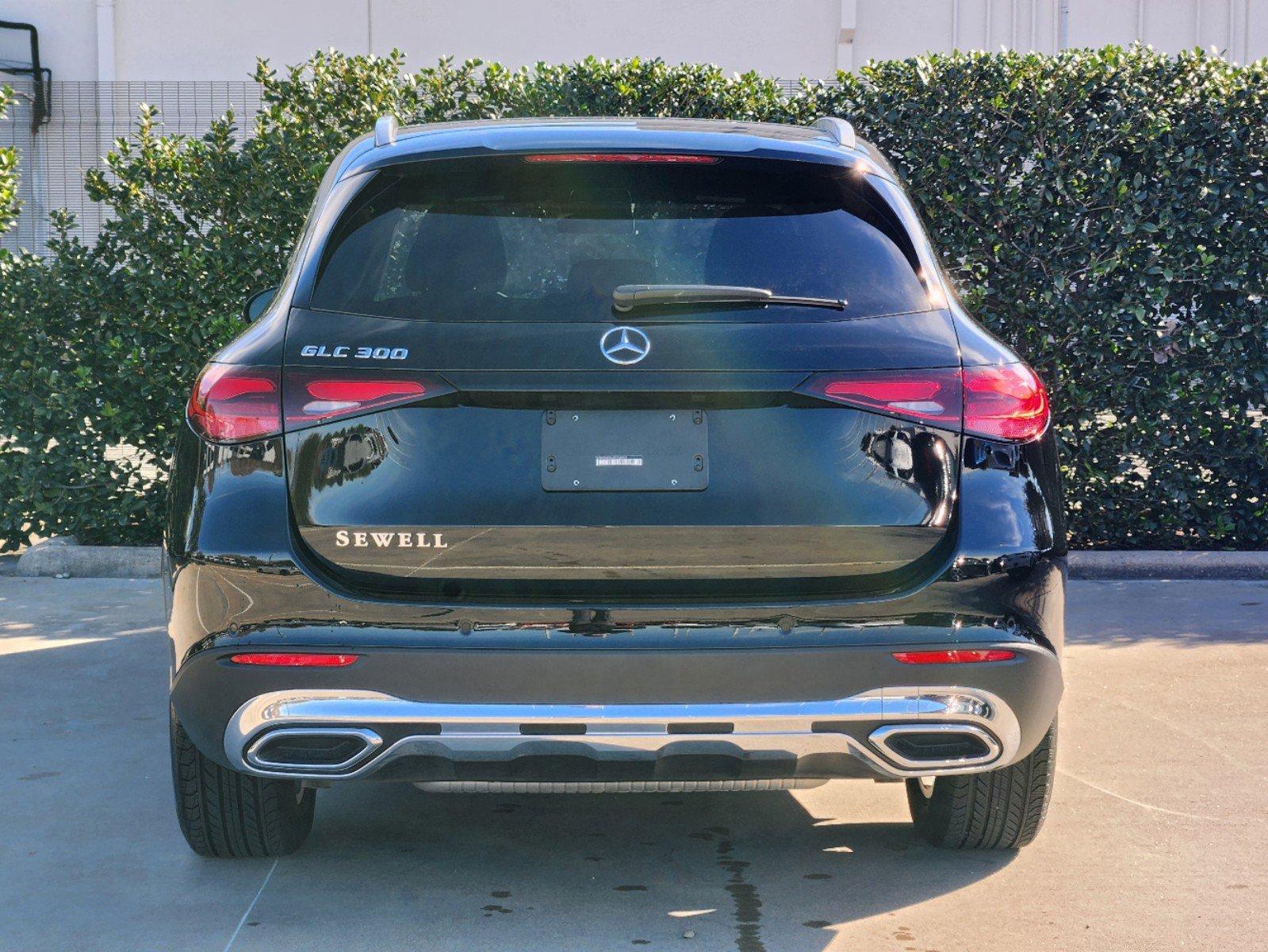 2025 Mercedes-Benz GLC Vehicle Photo in HOUSTON, TX 77079