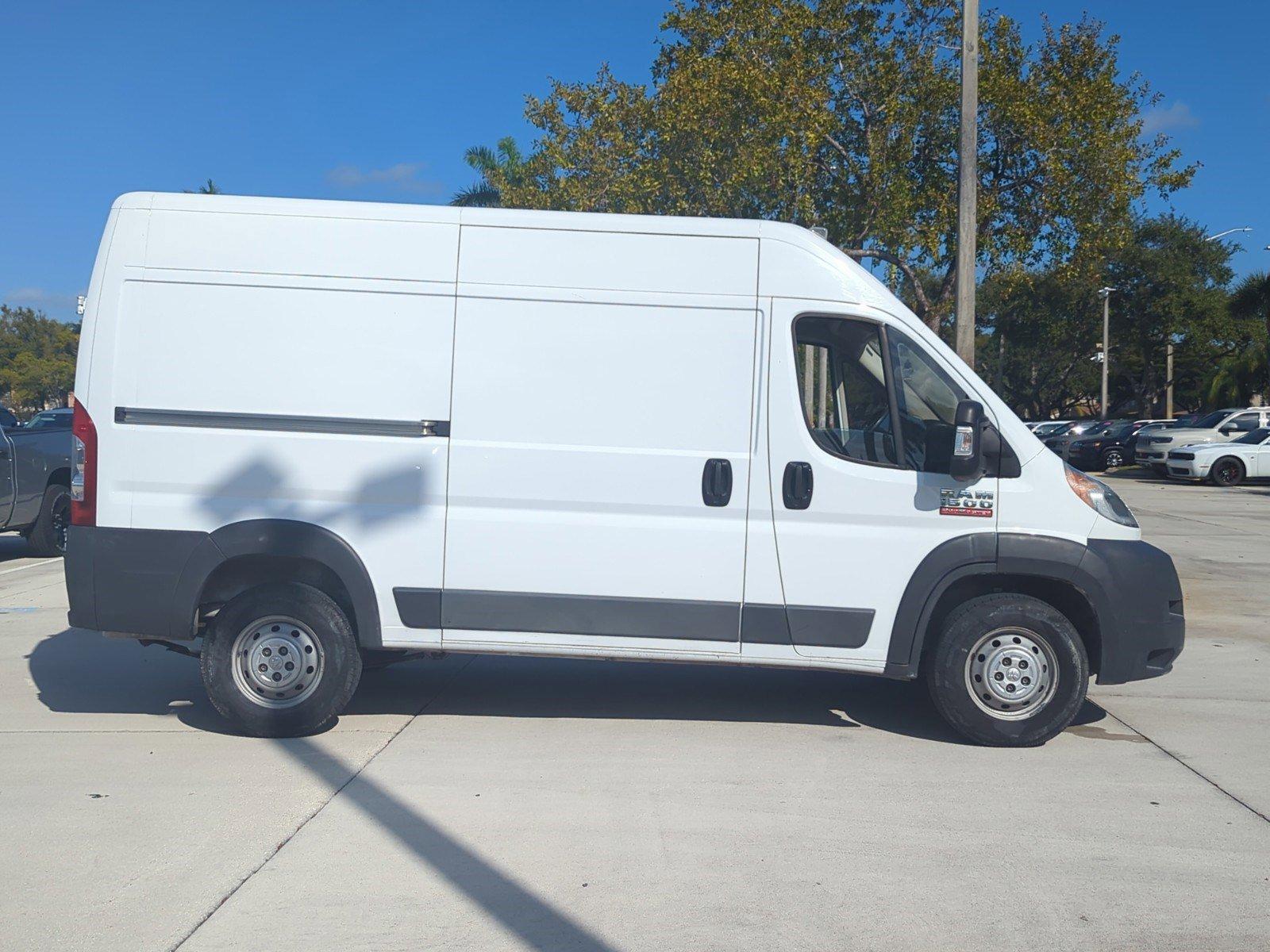 2017 Ram ProMaster Cargo Van Vehicle Photo in Pembroke Pines, FL 33027