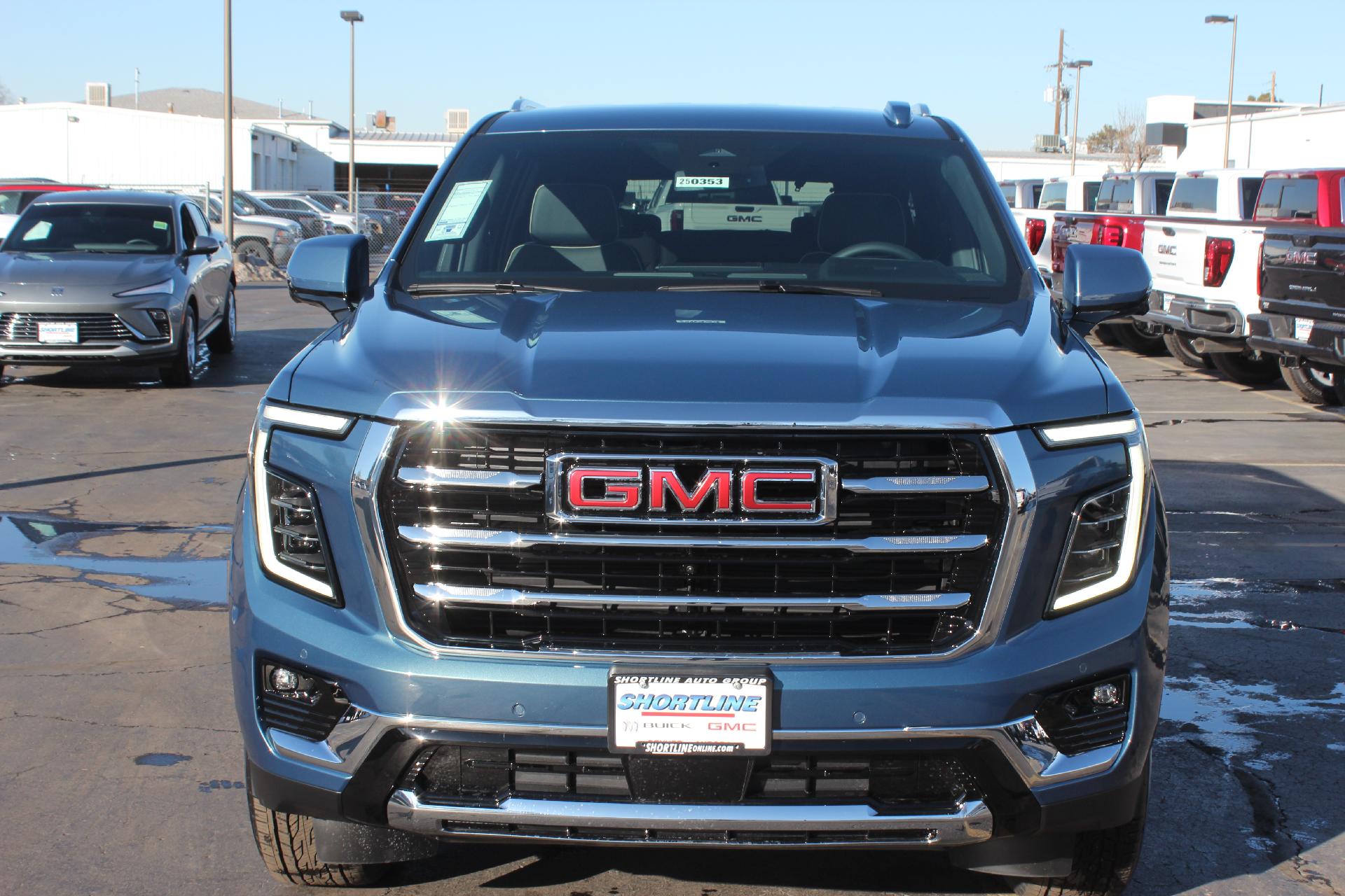 2025 GMC Yukon XL Vehicle Photo in AURORA, CO 80012-4011