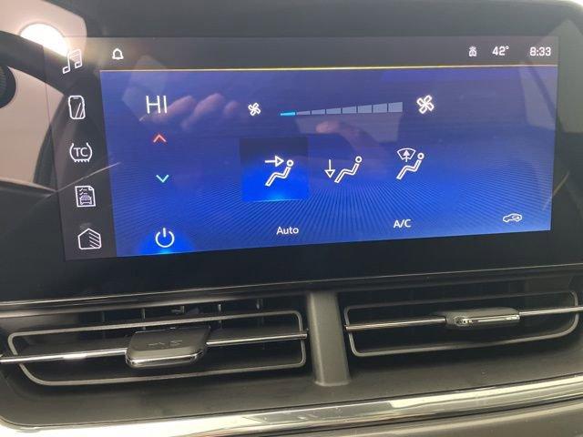 2025 Chevrolet Trax Vehicle Photo in PHOENIX, AZ 85014-3381