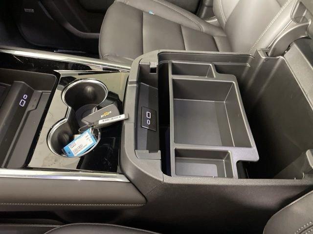 2025 Chevrolet Tahoe Vehicle Photo in PHOENIX, AZ 85014-3381