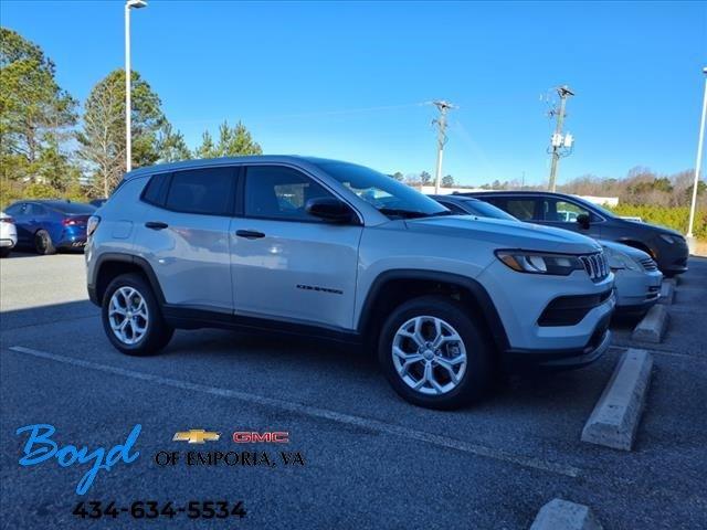 2024 Jeep Compass Vehicle Photo in EMPORIA, VA 23847-1235