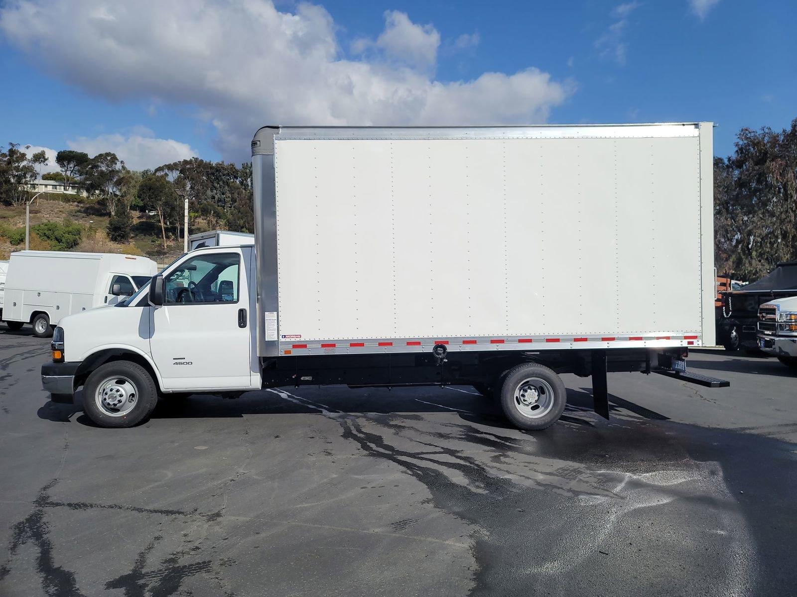 2024 Chevrolet Express Commercial Cutaway Vehicle Photo in LA MESA, CA 91942-8211