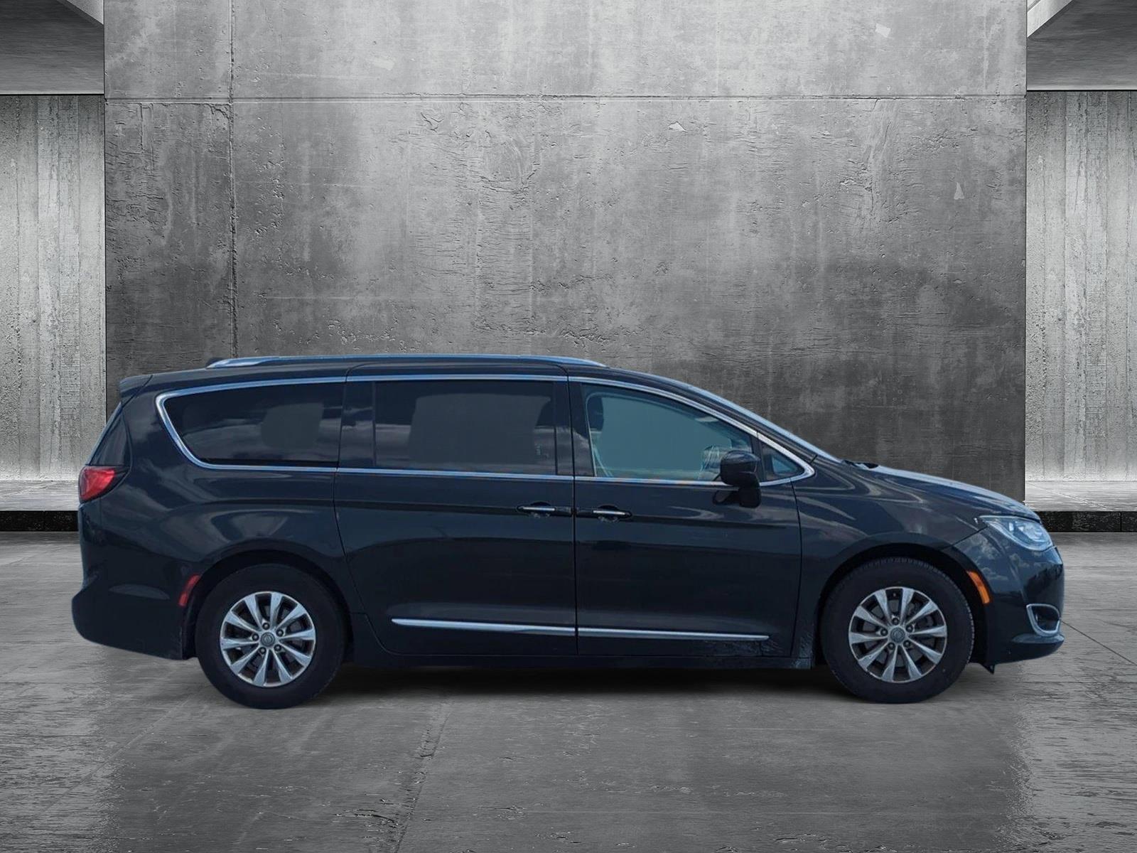 2018 Chrysler Pacifica Vehicle Photo in Ft. Myers, FL 33907