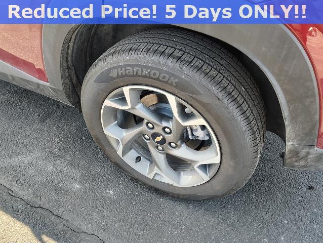 2025 Chevrolet Trax Vehicle Photo in GREEN BAY, WI 54304-5303