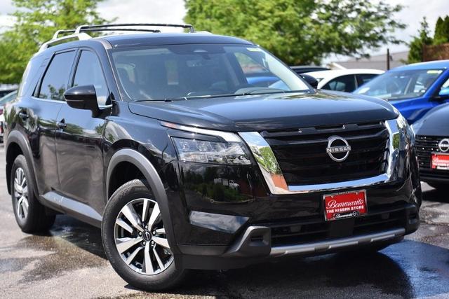 2025 Nissan Pathfinder Vehicle Photo in Ballwin, MO 63011