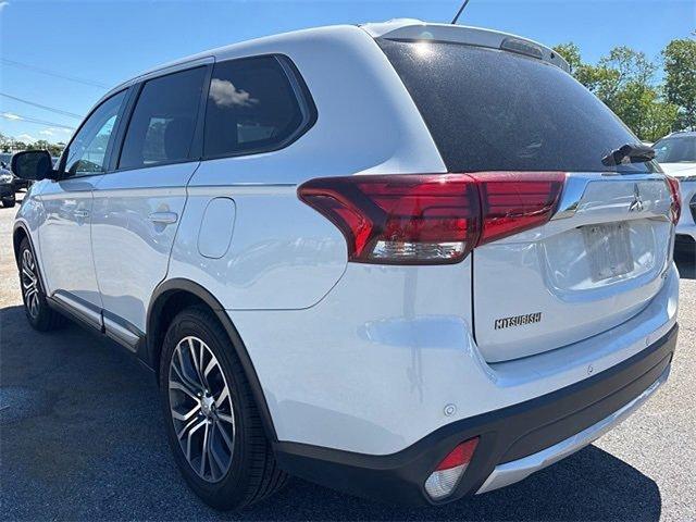 2016 Mitsubishi Outlander Vehicle Photo in Willow Grove, PA 19090