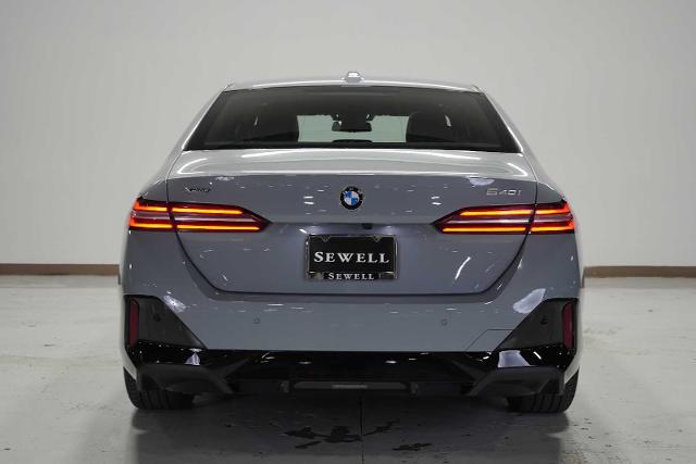 2025 BMW 540i xDrive Vehicle Photo in GRAPEVINE, TX 76051