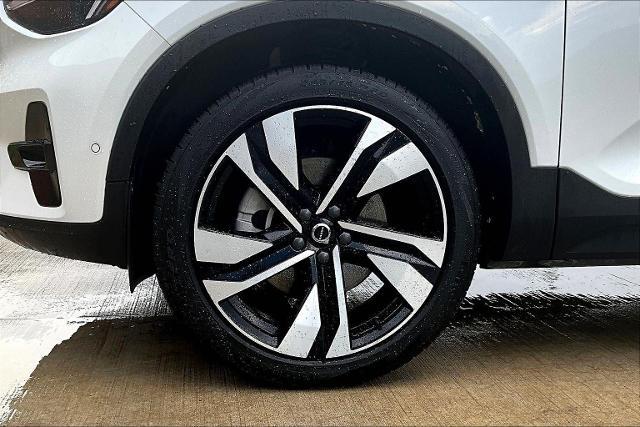 2025 Volvo XC40 Vehicle Photo in Houston, TX 77007