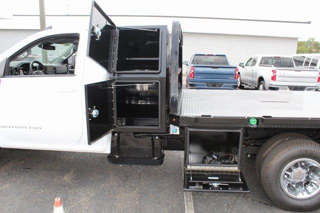 2024 GMC Sierra 3500 HD Chassis Cab Vehicle Photo in SAINT CLAIRSVILLE, OH 43950-8512