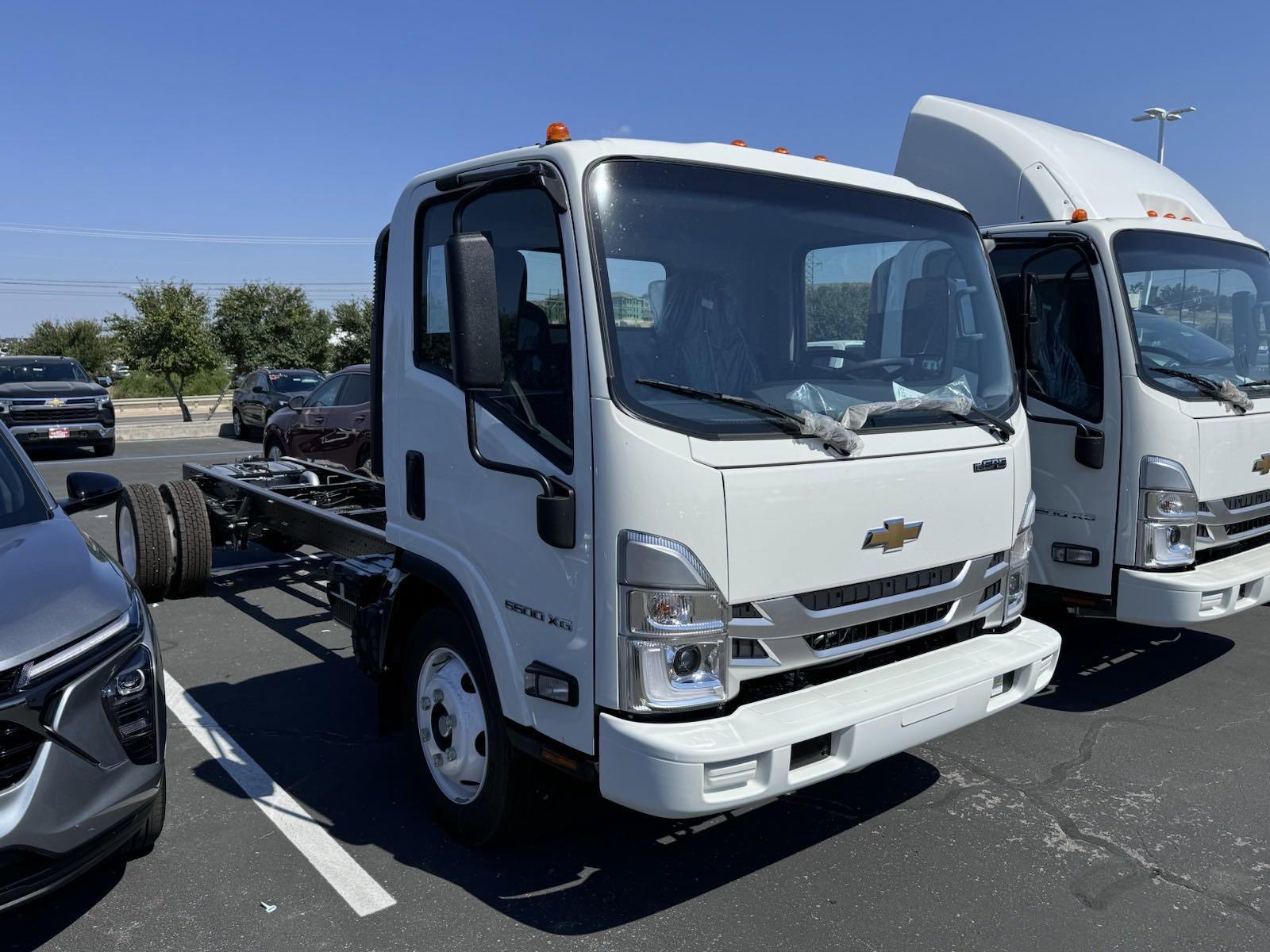 2025 Chevrolet Low Cab Forward 5500 XG Vehicle Photo in GEORGETOWN, TX 78626-7508