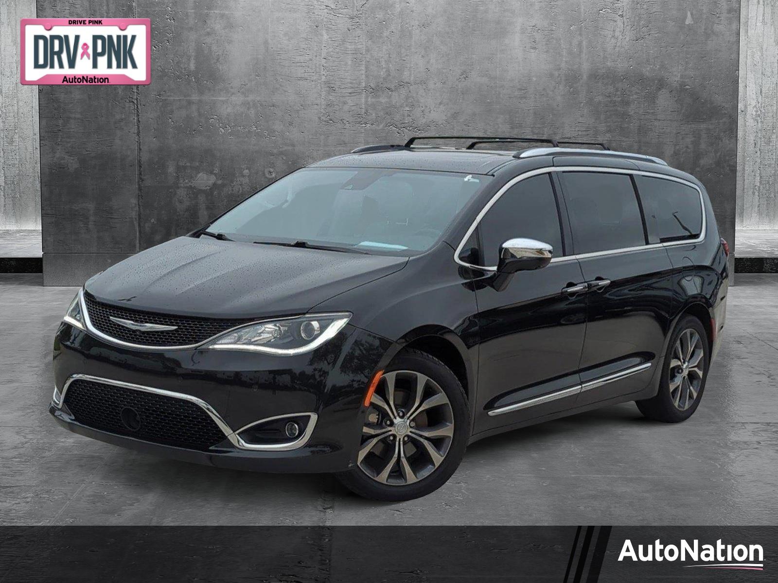 2017 Chrysler Pacifica Vehicle Photo in Pembroke Pines, FL 33027