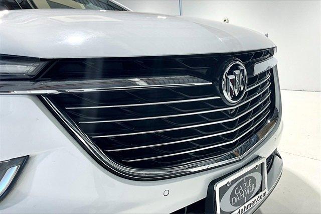 2022 Buick Enclave Vehicle Photo in TOPEKA, KS 66609-0000