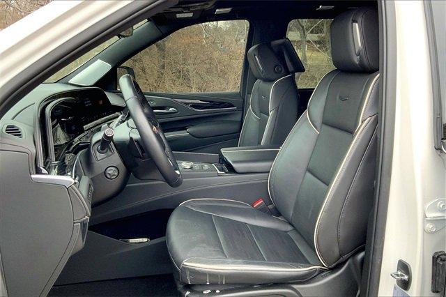 2023 Cadillac Escalade ESV Vehicle Photo in KANSAS CITY, MO 64114-4545