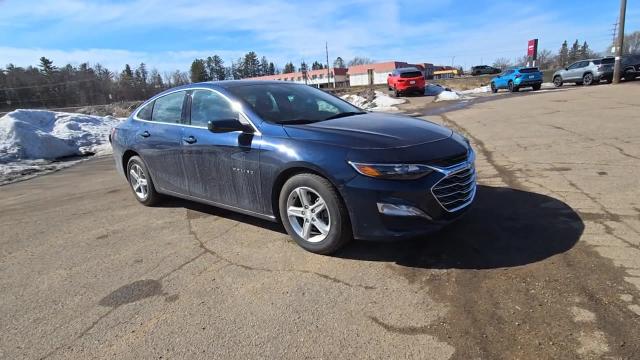 Used 2022 Chevrolet Malibu 1LT with VIN 1G1ZD5ST4NF181097 for sale in Hibbing, MN