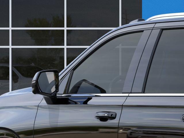 2025 Chevrolet Suburban Vehicle Photo in MASSENA, NY 13662-2255