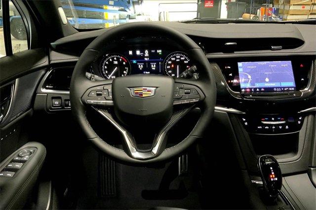 2025 Cadillac XT6 Vehicle Photo in KANSAS CITY, MO 64114-4545