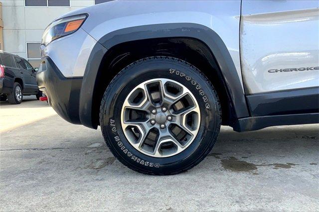 2021 Jeep Cherokee Vehicle Photo in TOPEKA, KS 66609-0000