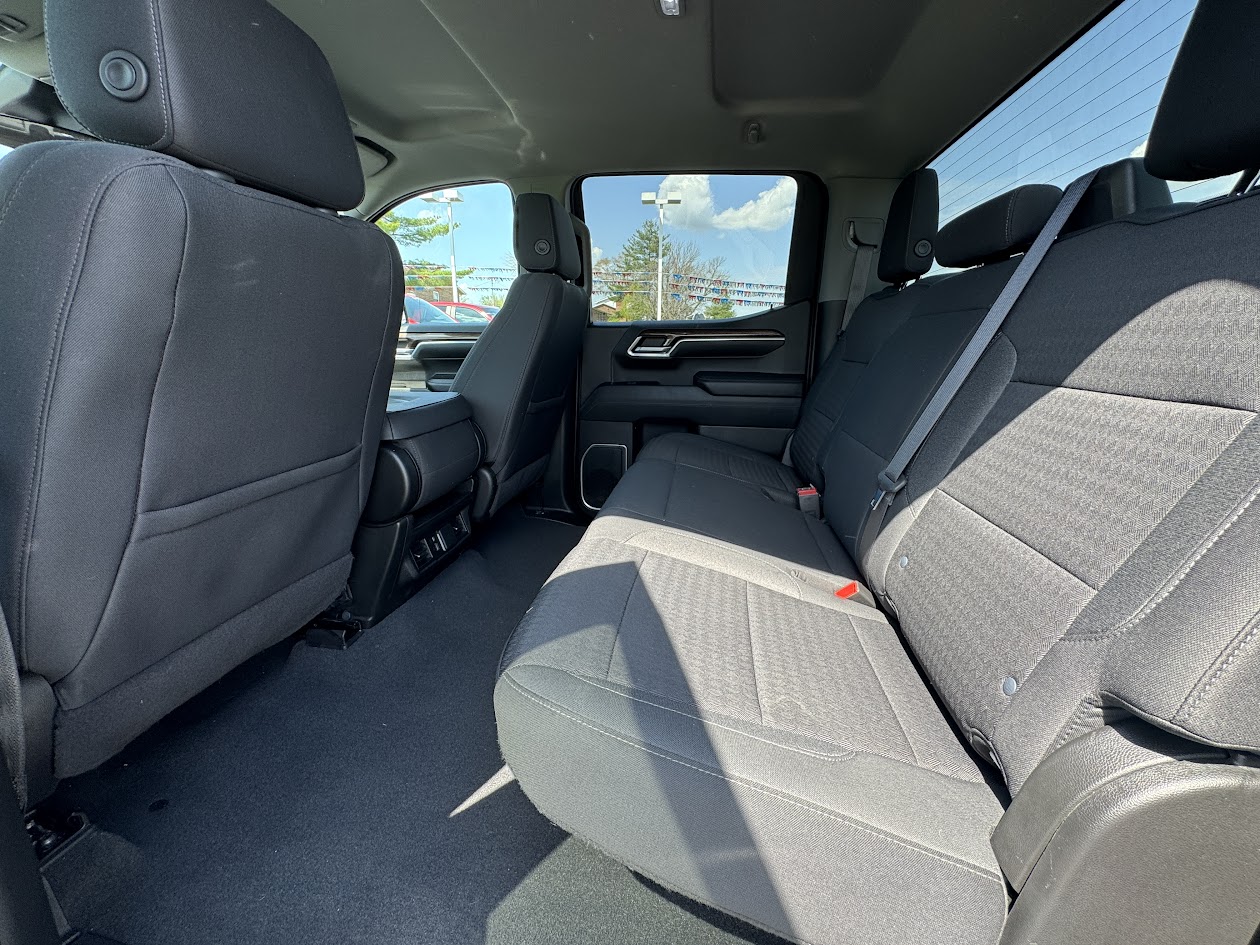 2022 Chevrolet Silverado 1500 Vehicle Photo in BOONVILLE, IN 47601-9633