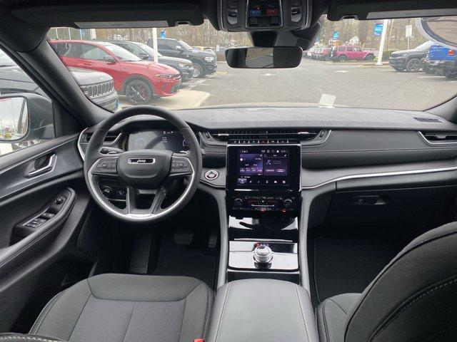 2025 Jeep Grand Cherokee Vehicle Photo in Doylsetown, PA 18901