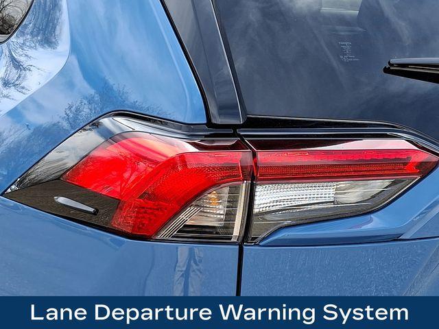 2022 Toyota RAV4 Hybrid Vehicle Photo in DANBURY, CT 06810-5034