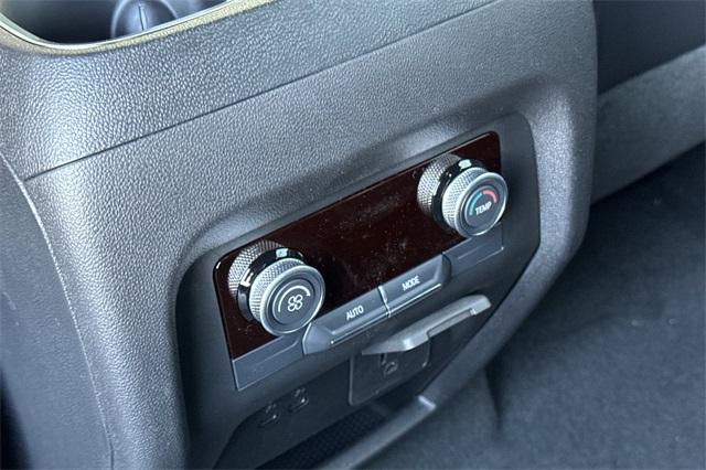 2025 Buick Enclave Vehicle Photo in ELK GROVE, CA 95757-8703
