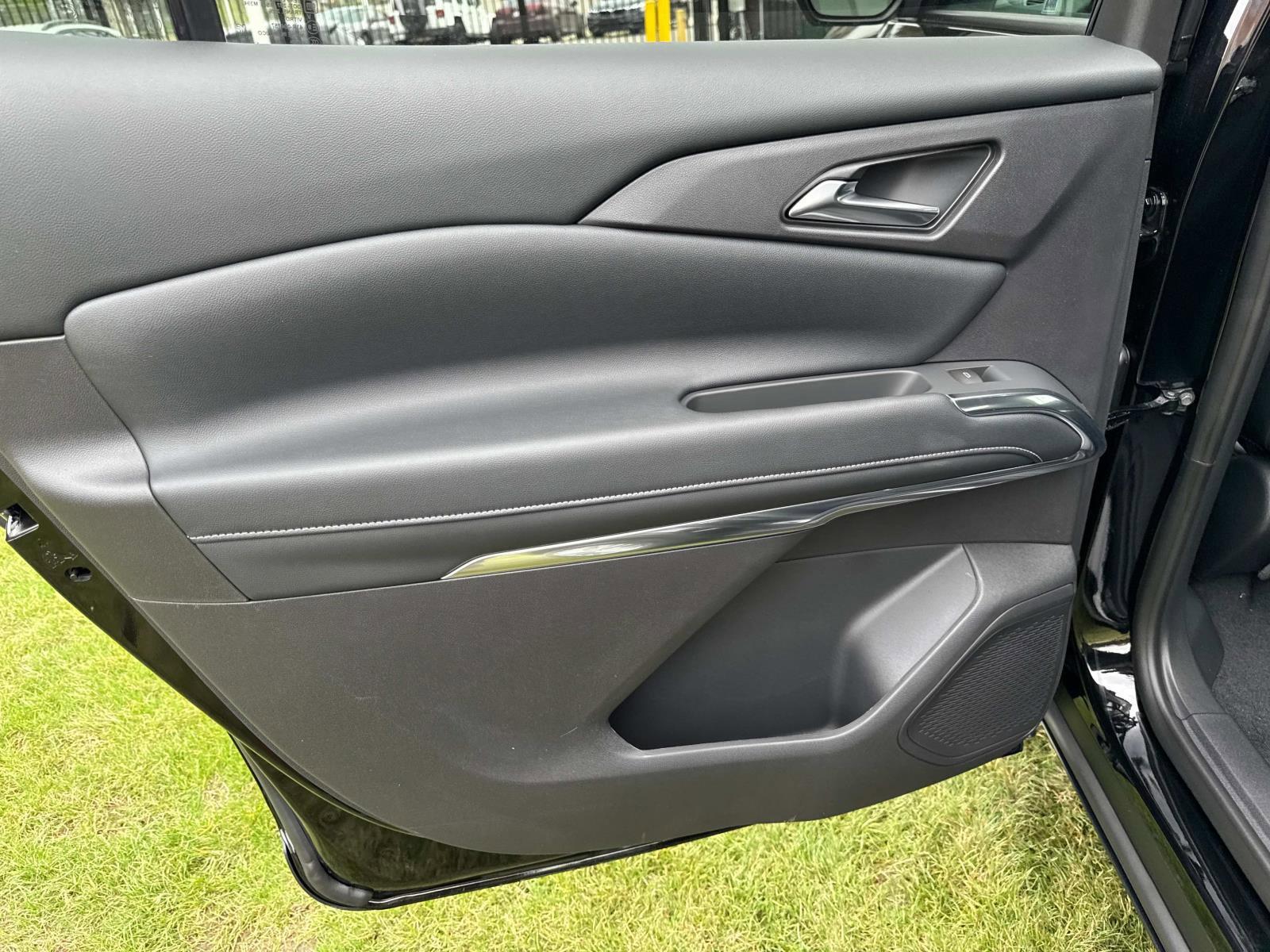 2025 Chevrolet Traverse Vehicle Photo in LOS ANGELES, CA 90007-3794