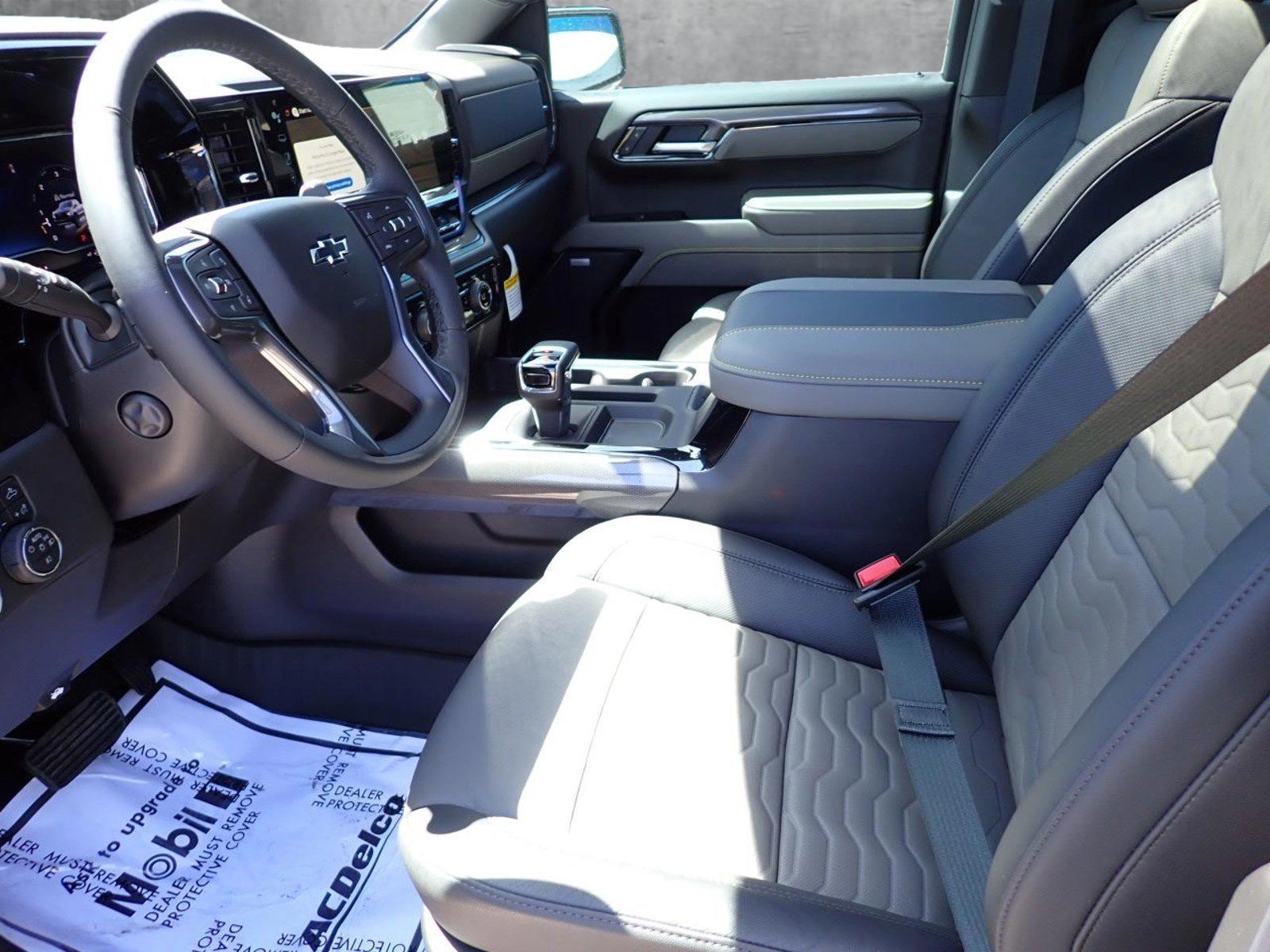 2025 Chevrolet Silverado 1500 Vehicle Photo in DENVER, CO 80221-3610