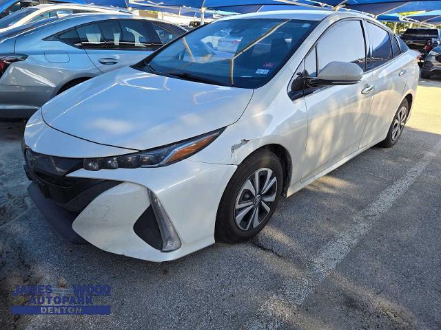 2017 Toyota Prius Prime Vehicle Photo in DENTON, TX 76210-9321