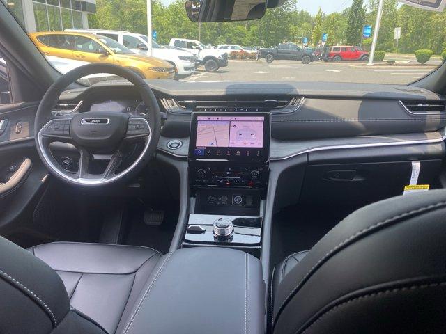 2025 Jeep Grand Cherokee L Vehicle Photo in Doylsetown, PA 18901
