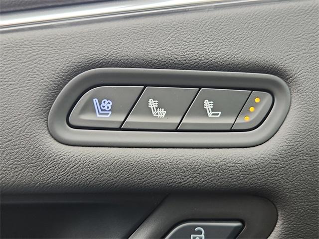 2024 Cadillac Escalade ESV Vehicle Photo in ALLENTOWN, PA 18103-7399