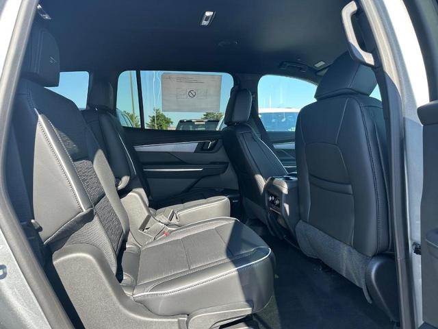 2025 Buick Enclave Vehicle Photo in COLUMBIA, MO 65203-3903