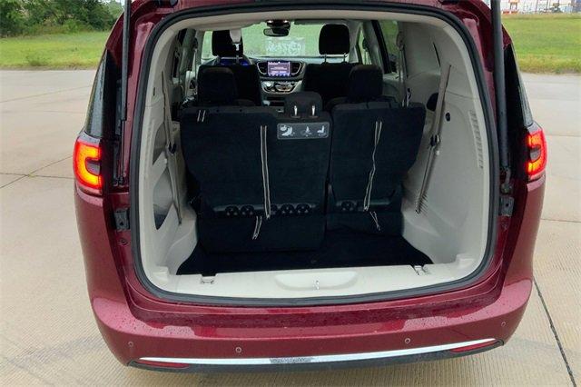 2021 Chrysler Pacifica Vehicle Photo in TOPEKA, KS 66609-0000