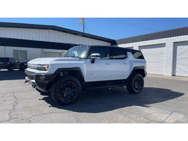 2025 GMC HUMMER EV SUV Vehicle Photo in TURLOCK, CA 95380-4918