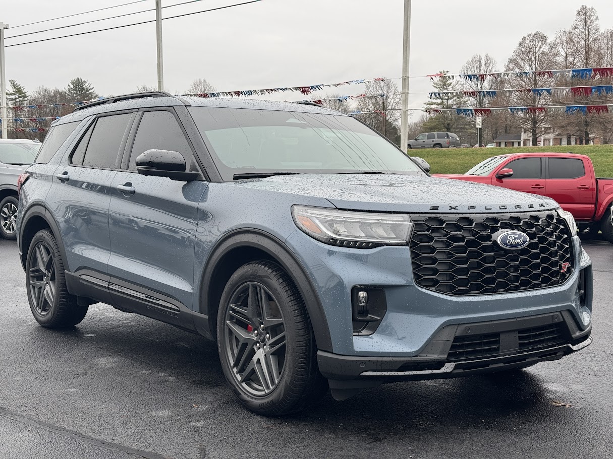 2025 Ford Explorer Vehicle Photo in BOONVILLE, IN 47601-9633