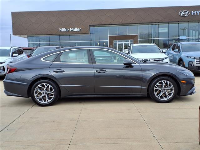 2021 Hyundai SONATA Vehicle Photo in Peoria, IL 61615