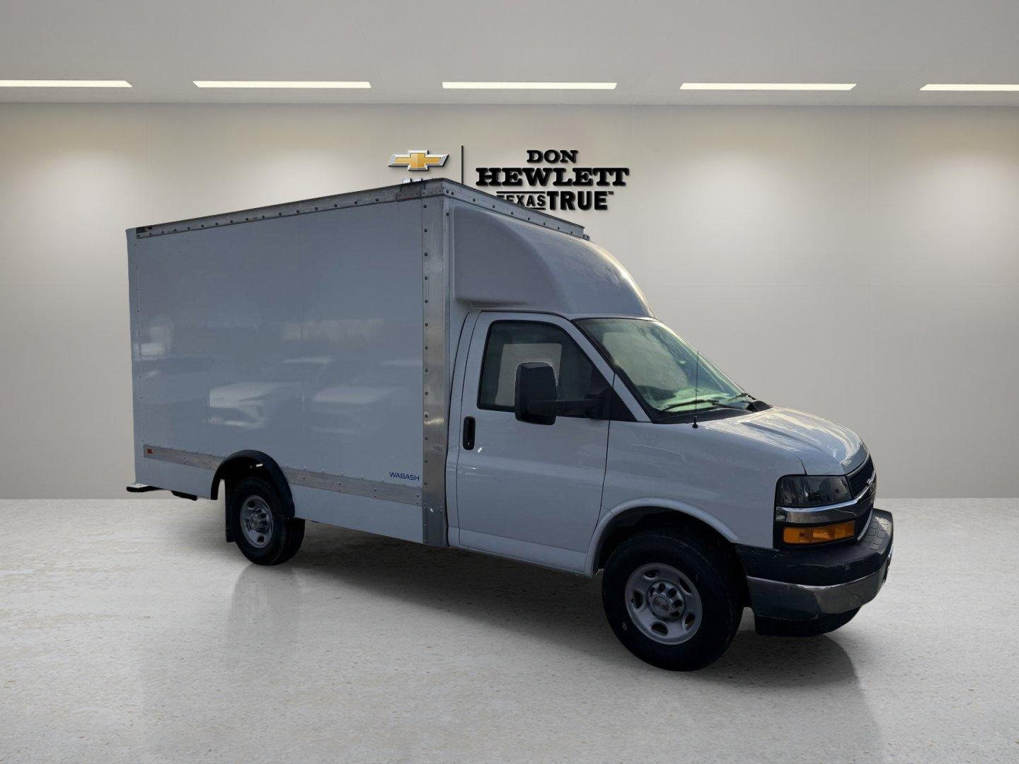 2024 Chevrolet Express Cutaway 3500 Vehicle Photo in GEORGETOWN, TX 78626-7508