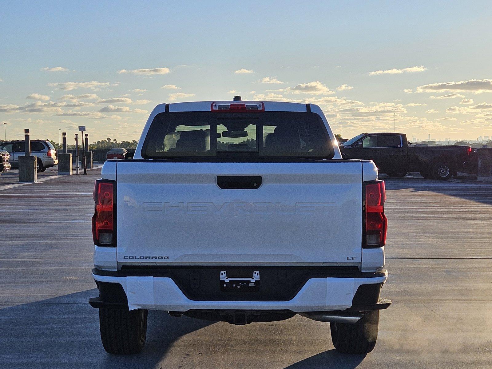 2024 Chevrolet Colorado Vehicle Photo in PEMBROKE PINES, FL 33024-6534