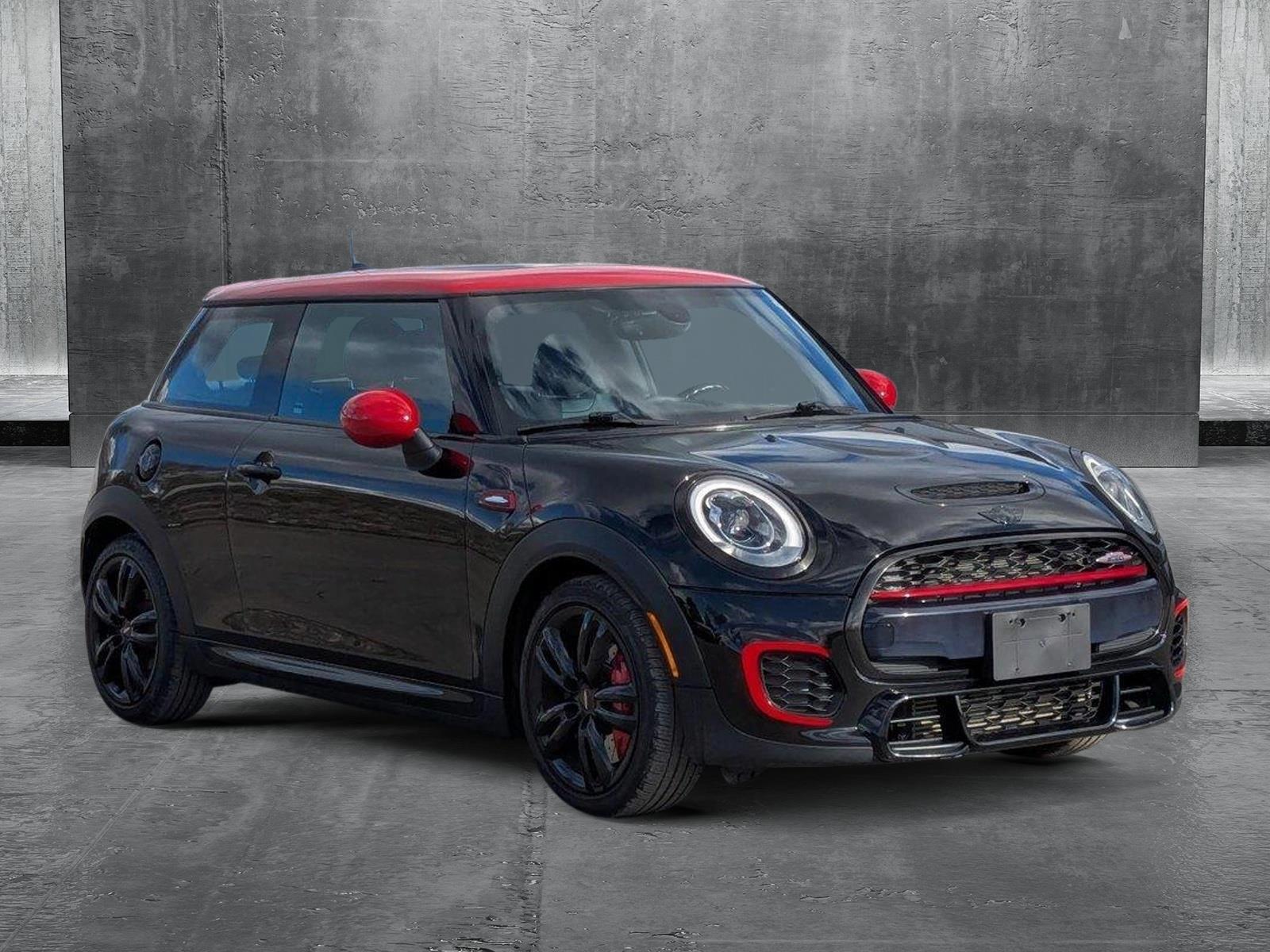 2017 MINI John Cooper Works Hardtop Vehicle Photo in Spokane Valley, WA 99206